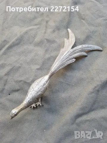 Посребрена пластика статуетка