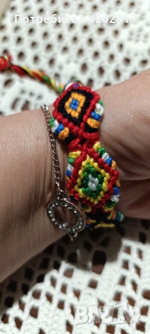 Ръчна изработка . Техника Макраме . Памучни конци. Гривни , снимка 12 - Гривни - 53761576