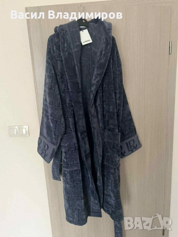 Чисто нов мъжки халат на La Reina