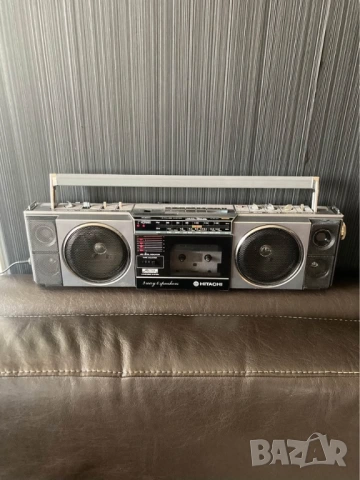 HITACHI TRK-6701W VINTAGE RETRO BOOMBOX радио касетофон, снимка 2 - Радиокасетофони, транзистори - 53822203