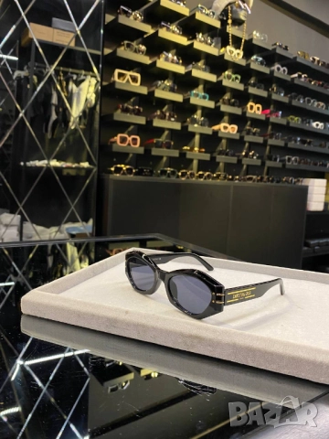 очила с черен обикновен калъф и ув защита christian dior fendi chanel, снимка 7 - Слънчеви и диоптрични очила - 51454272