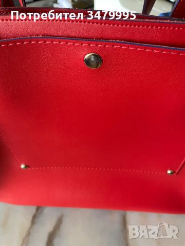 Нова червена чанта от ест кожа.Твърда много удобна , снимка 1 - Чанти - 46456499