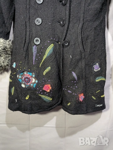 палто Desigual с бродерия размер 38 -М, снимка 3 - Палта, манта - 53374569