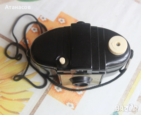 Бакелитов фотоапарат KODAK Brownie от 50 години XX век, снимка 4 - Антикварни и старинни предмети - 51450088