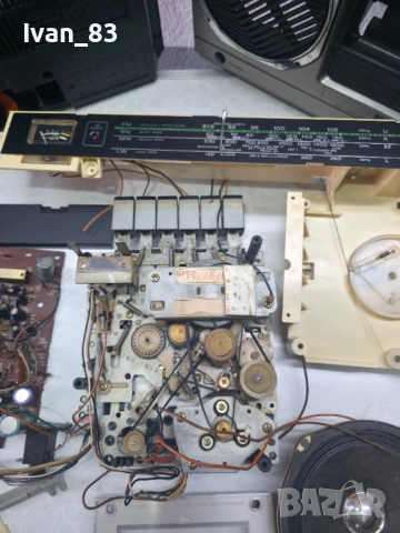 Радиокасетофон Hitachi trk 8010e, снимка 5 - Радиокасетофони, транзистори - 53591112