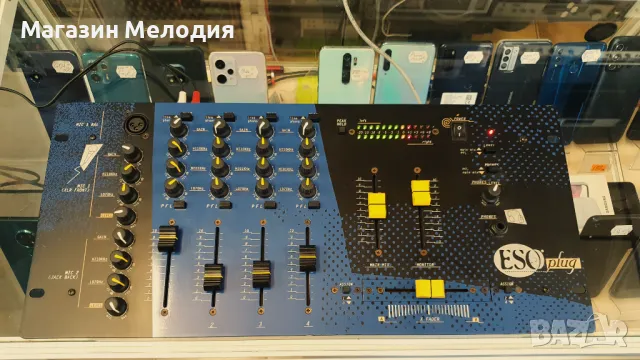 4-канален DJ миксер конзола ESO Plug В отлично техническо и визуално състояние., снимка 2 - Ресийвъри, усилватели, смесителни пултове - 46923883