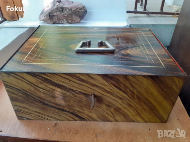 Стара каса сейф касетка банка с ключ, снимка 3 - Антикварни и старинни предмети - 53273504