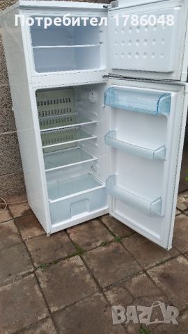 Хладилник с фризер, снимка 1 - Хладилници - 45667972