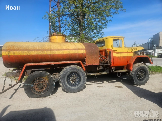 Зил 131 с документи 