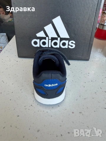 Детски маратонки Адидас, снимка 3 - Детски маратонки - 53853892