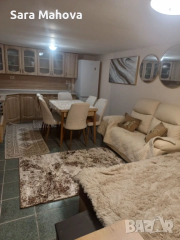 давам под наем етаж от къща