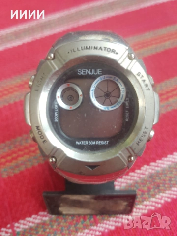 Мъжки часовник с илюминатор