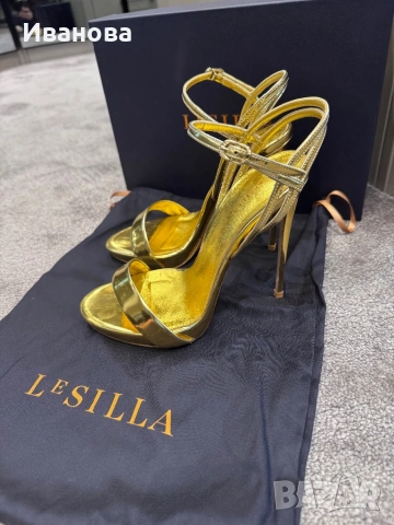 Оригинални сандали LeSILLA огледално златно, снимка 3 - Сандали - 53821411