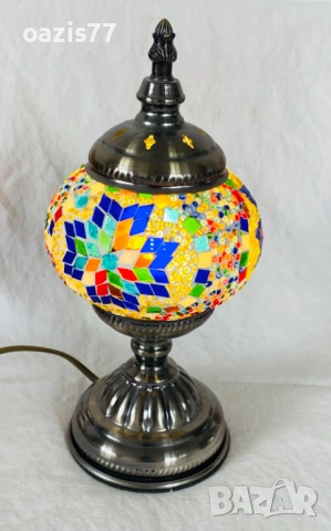 Витражна Декоративна настолна ел. лампа. € 57  Енергиен клас А -свръх икономична. 15W, р-ри 28/14 см