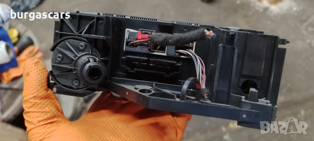 Панел управление климатик за VW Touran - 70лв, снимка 2 - Части - 51274672