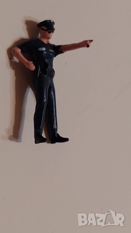 Фигурка полицай в мащаб 1-64 , снимка 4 - Колекции - 52770235