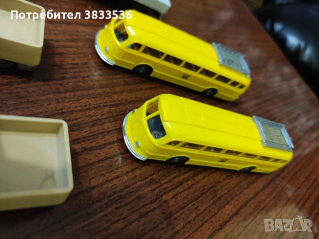 Стари пластмасови ретро Vintage колички 1:62 мащаб, снимка 3 - Колекции - 53672802