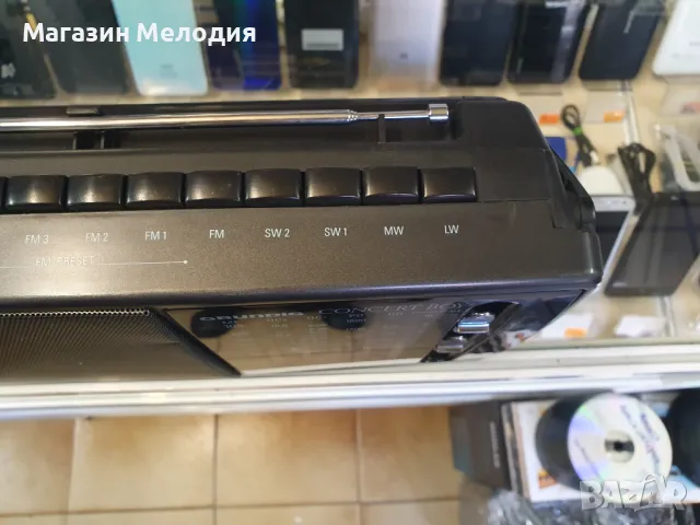 Радио Grundig Concert Boy 230  В перфектно техническо и много добро визуално състояние., снимка 8 - Радиокасетофони, транзистори - 49126532