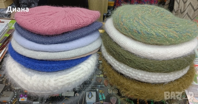 Дамски шапки-ръчно плетиво, снимка 18 - Шапки - 52945137