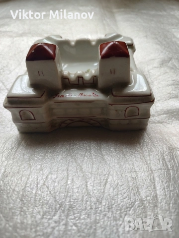 порцеланов пепелник Баба Вида, снимка 3 - Статуетки - 53009039