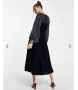 Нова дамска елегантна ASOS DESIGN midi рокля от тъмносиньо кадифе, р-р L, снимка 4