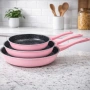 Комплект тигани Cheffinger розово с мраморно покритие – 3 части за всяка кухня - розов цвят, снимка 3