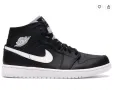 Nike Air Jordan 1 Retro Mid 'Black White'  номер 44 ,5  оригинални маратонки  , снимка 2