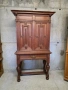 Шкаф в Готически стил с дърворезба , снимка 1