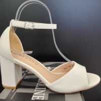 Модни дамски сандалети с удобен квадратен ток модел: 920-78B white, снимка 1 - Сандали - 45419599