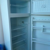 Хладилник с горна камера, снимка 2 - Хладилници - 45731244