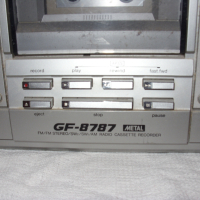 Продавам касетофон ШАРП GF 8787 metal, снимка 2 - Радиокасетофони, транзистори - 44996138