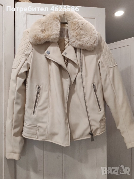 Бежово кожено яке Guess, снимка 1