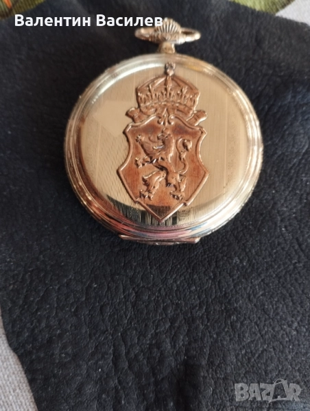 Джобен позлатен часовник с монограми Фердинанд , снимка 1