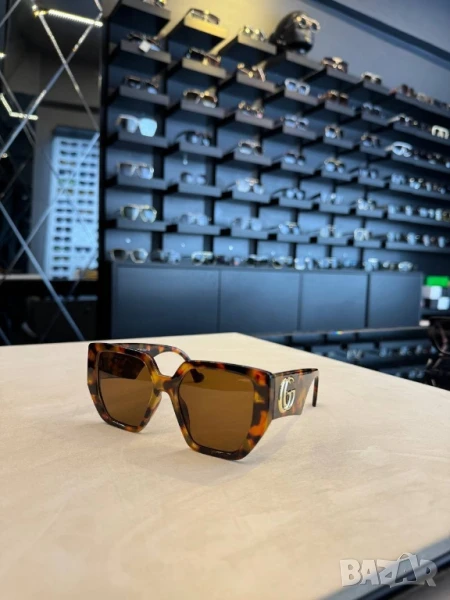 очила с черен обикновен калъф и ув защита gucci , снимка 1
