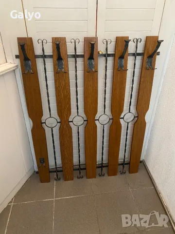 Закачалка от ковано желязо и масивно дърво