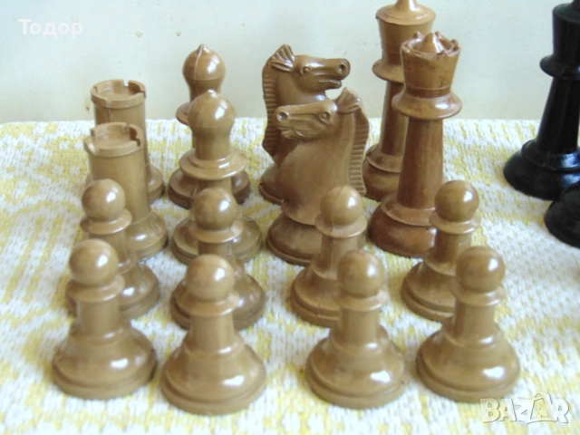 Бакелитови фигури за шах, снимка 2 - Шах и табла - 53148204