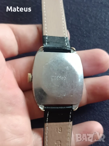 Полет механичен часовник, снимка 4 - Антикварни и старинни предмети - 53403567