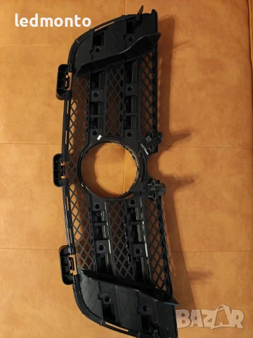 Предна Горна Решетка за Mercedes GL-Class X164 (2007–2012) – 1648802785, снимка 2 - Части - 51137301