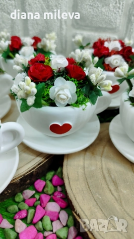 Сладурски чашки с нежни цветлета в бяло и червено!, снимка 9 - Декорация за дома - 51925312