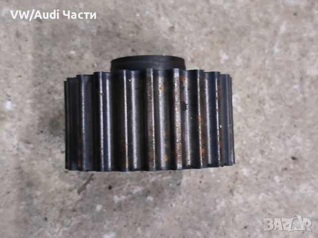 Зъбно колело колянов вал за Голф 5 Ауди А3 Пасат VW Golf 5 Audi A3 8P Passat Touran 038105263F, снимка 2 - Части - 52552905