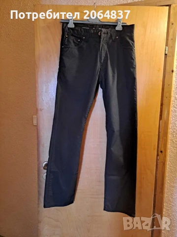 ЧИСТО НОВ панталон Emporio Armani размер S талия 82 см