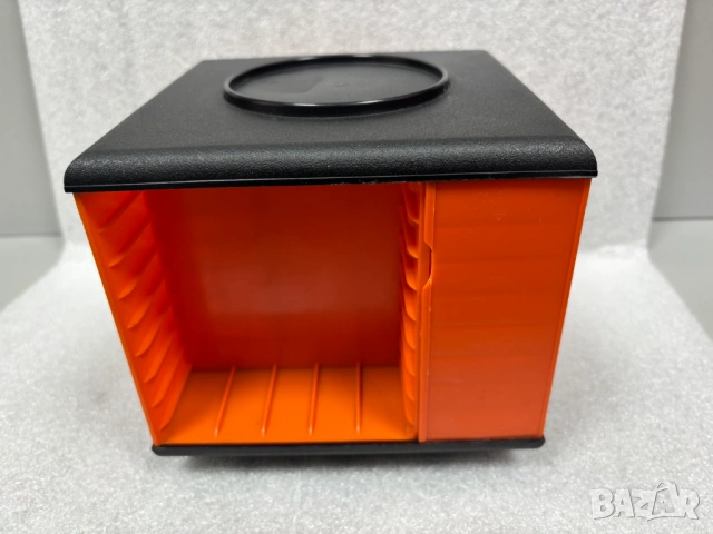 Ретро въртяща се поставка (касетник) за аудио касети от 70-те и 80-те години, снимка 2 - Аудио касети - 53717969