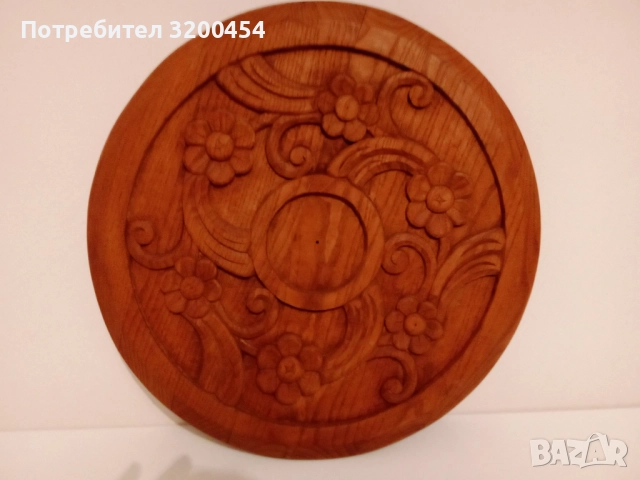 Дърворезбовано декоративно пано