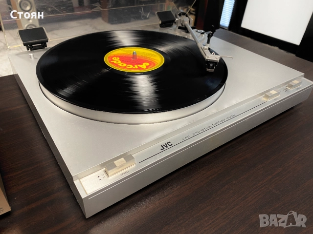 Полуавтоматичен грамофон JVC, снимка 2 - Грамофони - 52000574