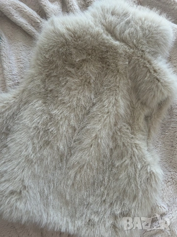 Дамски елек Zara с косъм, снимка 3 - Якета - 54243107