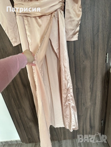 Нова Рокля, марка Pretty Little Thing, цвят шампанско/розов, материя сатен,за бал или гост на сватба, снимка 8 - Рокли - 54219549