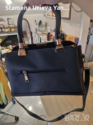 Продавам черна дамска чанта, снимка 7 - Чанти - 51789246