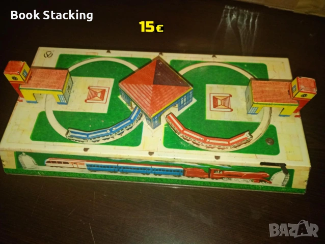 Стара соц играчка с влакове