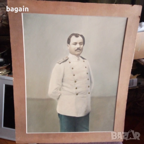 Голям портрет на княжески офицер.