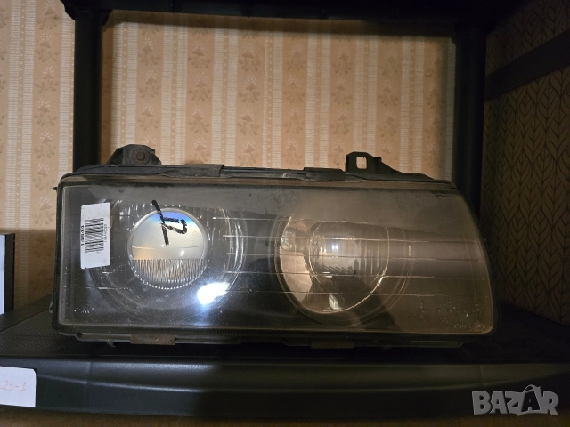 Оригинален десен фар за BMW E36 – перфектно състояние
